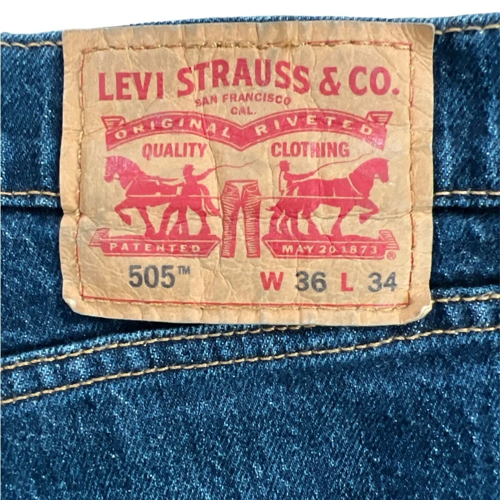 Levi’s 505 Men’s Blue Dark Wash Regular Fit Straight Leg Jeans Size:‎ 36